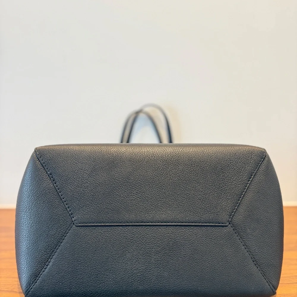 SOLD ❌Louis Vuitton Calfskin Cabas Lockme tote in Black - Picture 8 of 13